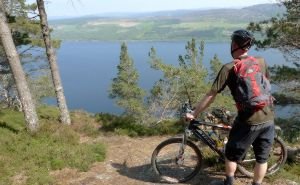 Cycle round Loch Ness
